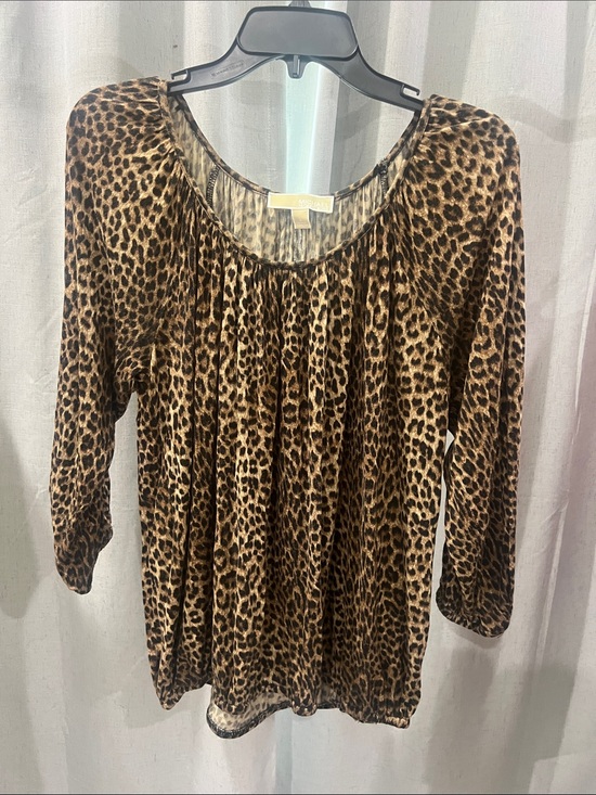 Vince Camuto Tops - Vince Camuto Brown Leopard Print Scoop Neck Long Sleeve Top